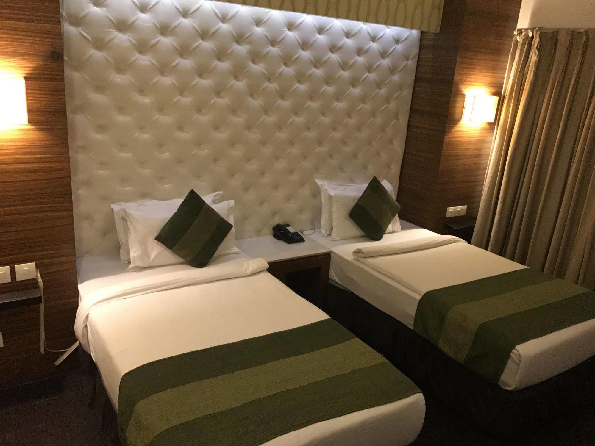 Hotel Ivory 32 New Delhi Ngoại thất bức ảnh