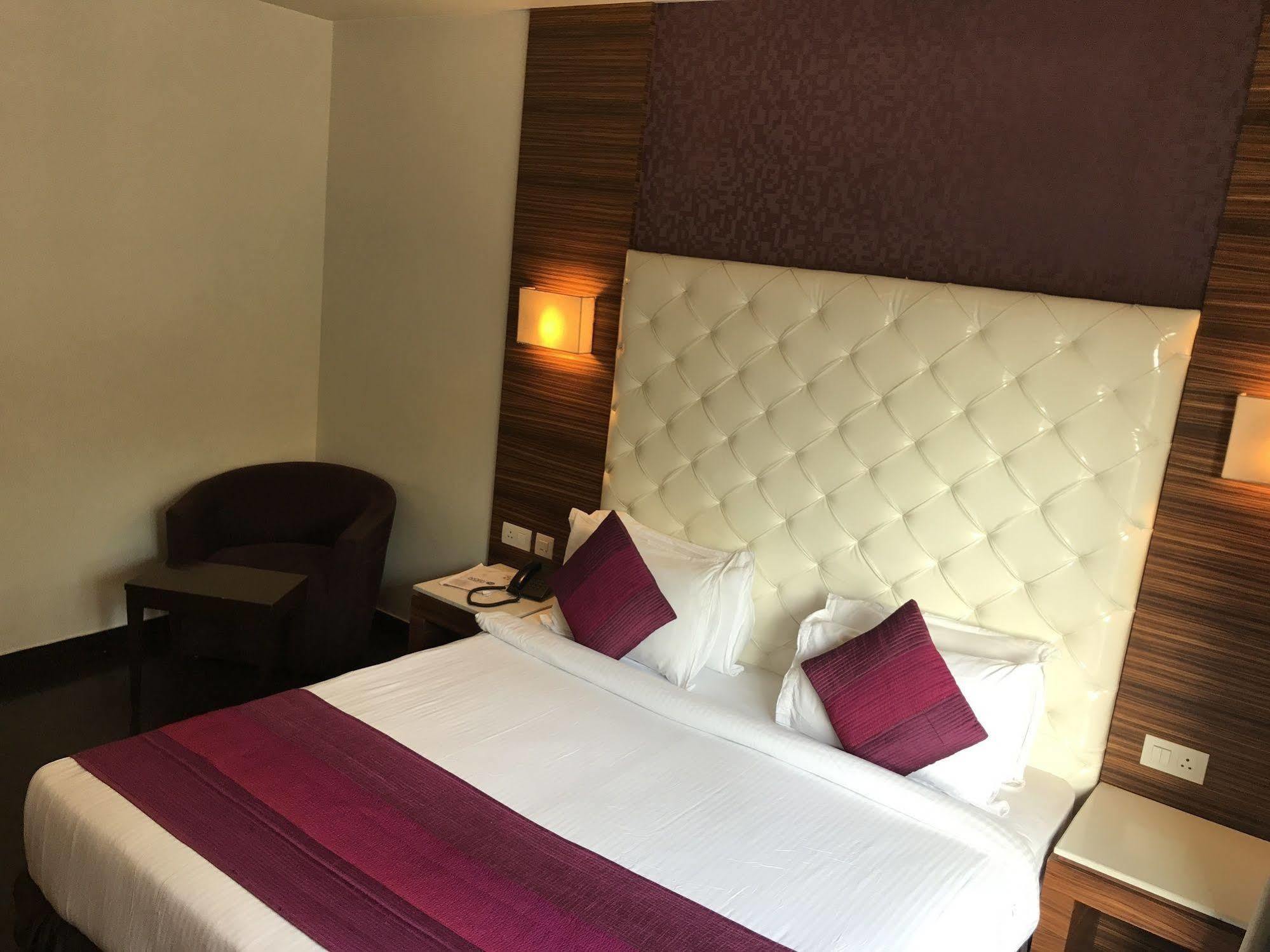 Hotel Ivory 32 New Delhi Ngoại thất bức ảnh