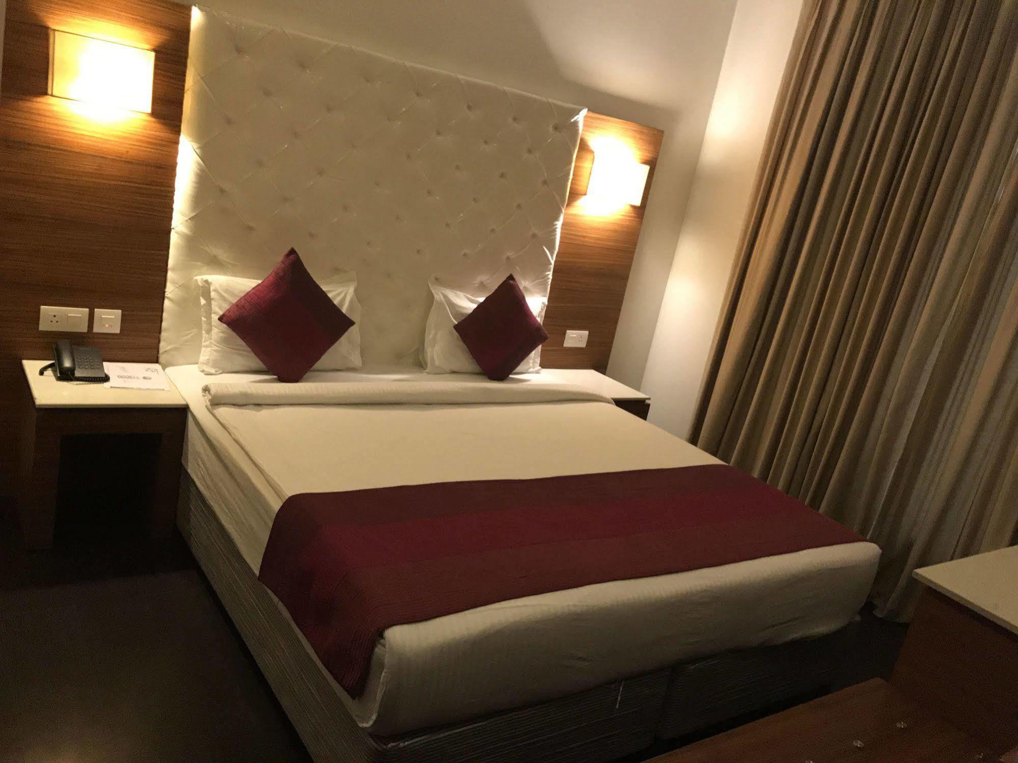 Hotel Ivory 32 New Delhi Ngoại thất bức ảnh