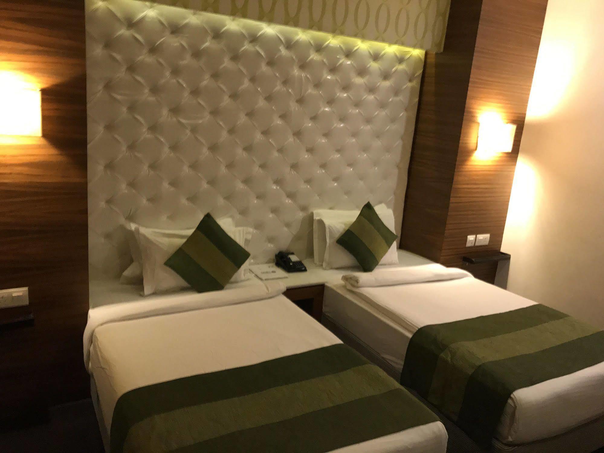 Hotel Ivory 32 New Delhi Ngoại thất bức ảnh